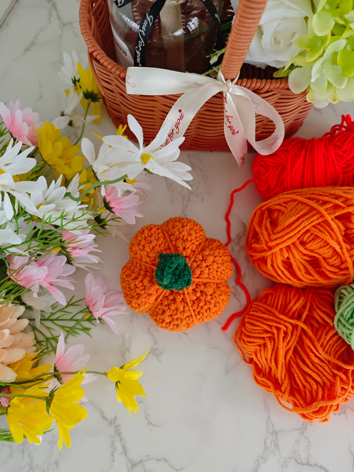 Halloween crochet pumpkin toy for pets