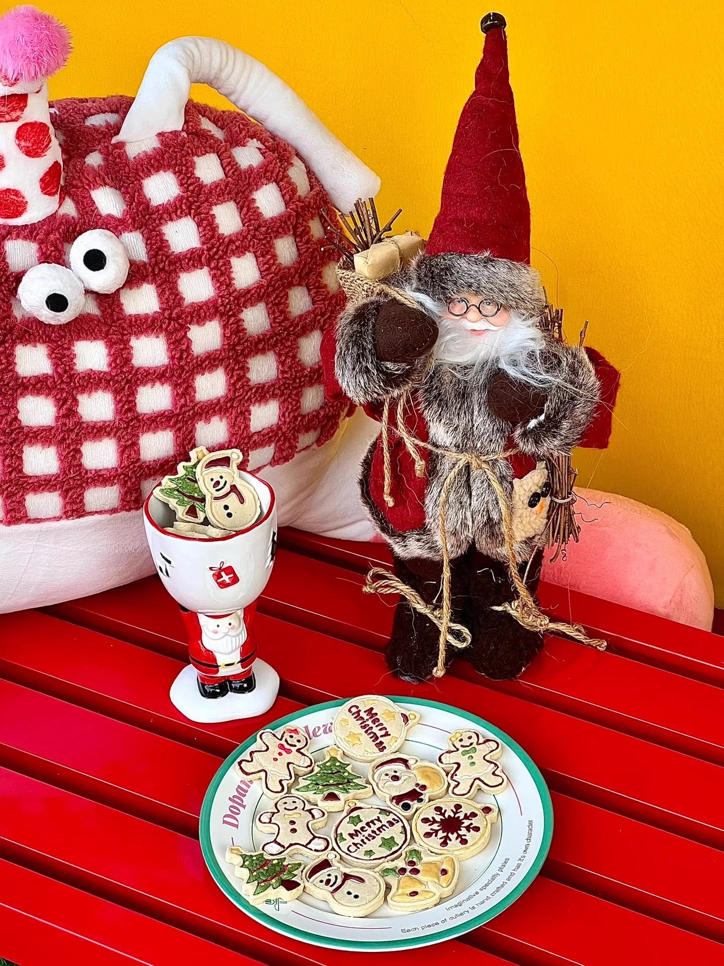 Homemade Christmas Pet Treats - Teeth-Cleaning & Calcium-Rich Snacks for Dogs & Cats