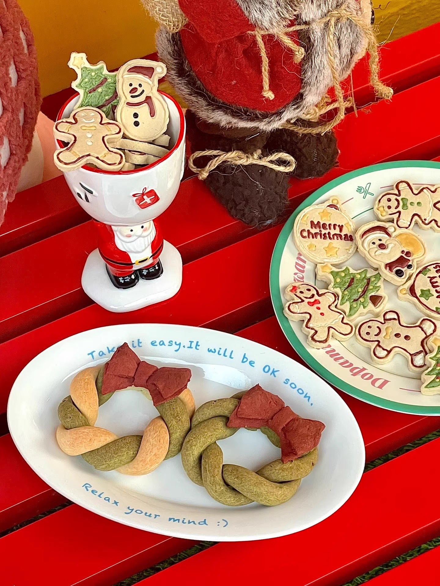 Homemade Christmas Pet Treats - Teeth-Cleaning & Calcium-Rich Snacks for Dogs & Cats