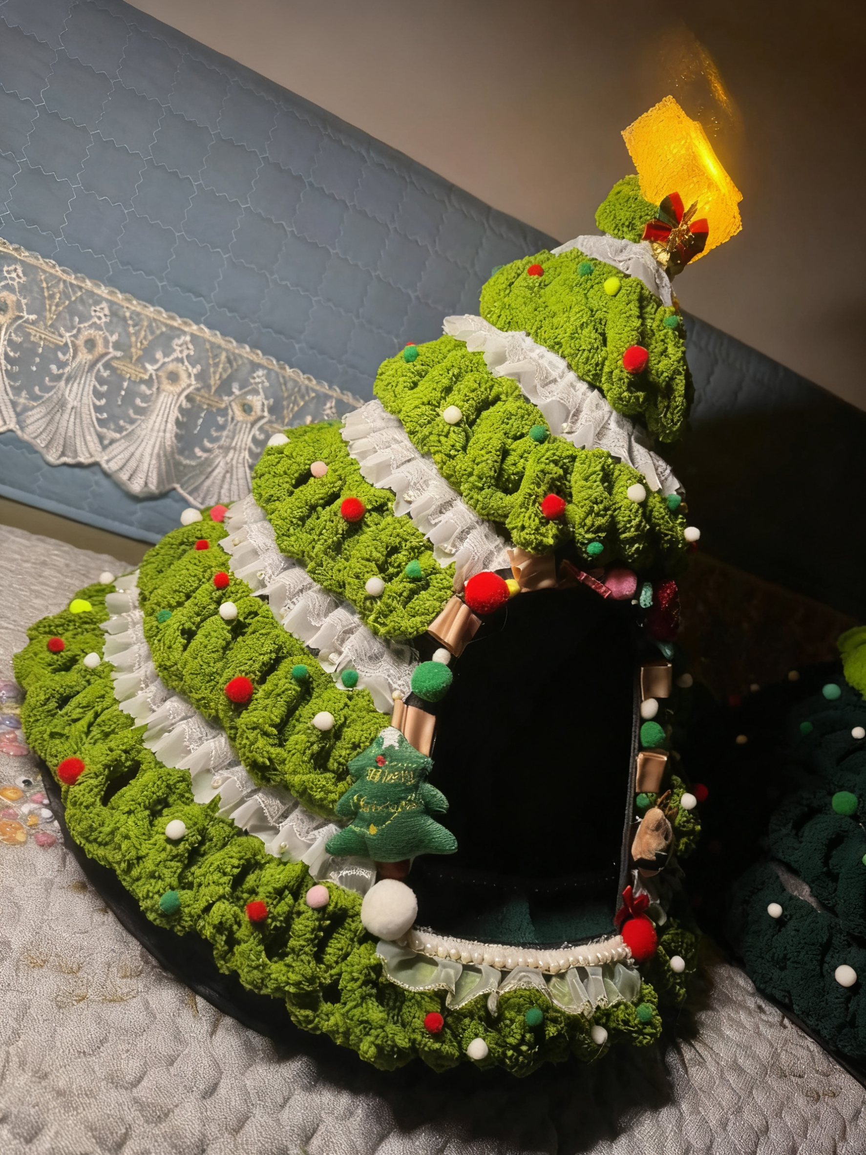 DIY Knitted Christmas Tree Cat Bed - Chunky Yarn Pet House for Holiday Atmosphere