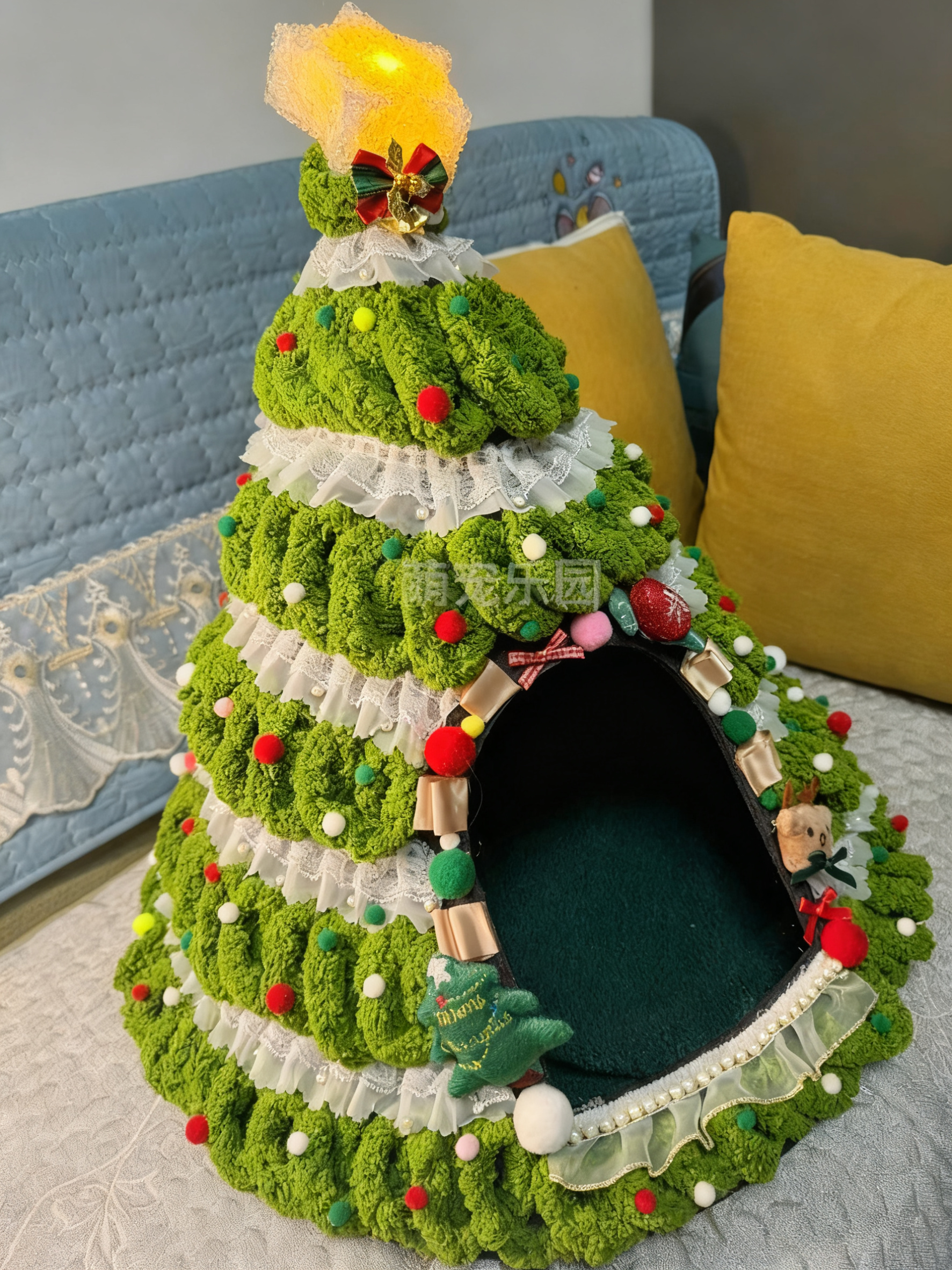 DIY Knitted Christmas Tree Cat Bed - Chunky Yarn Pet House for Holiday Atmosphere