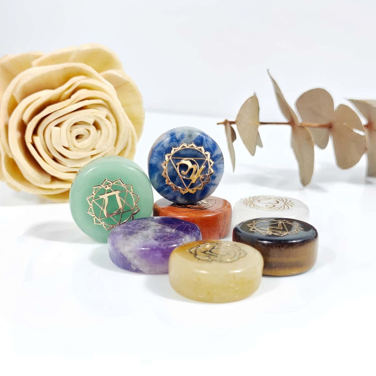 7 Chakra Natural Rough Crystal Palm Stone Set Engraved Sacred Symbols Colorful Mineral Specimens Yoga Meditation Stones