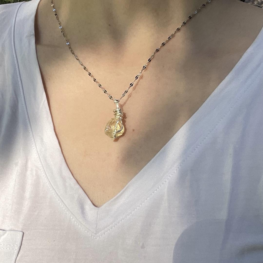 Original Design Raw Crystal Necklace For Women Minimalist High End Niche Ins Style Braided Rope Necklace Romantic Valentines Day Gift For Her